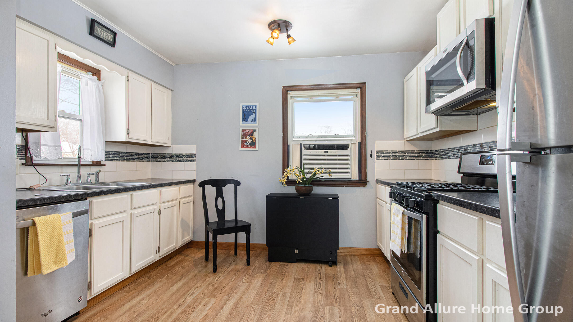 3650 Milan Avenue Southwest Wyoming, MI 49509 - Photo 2 of 17 _MG_9958