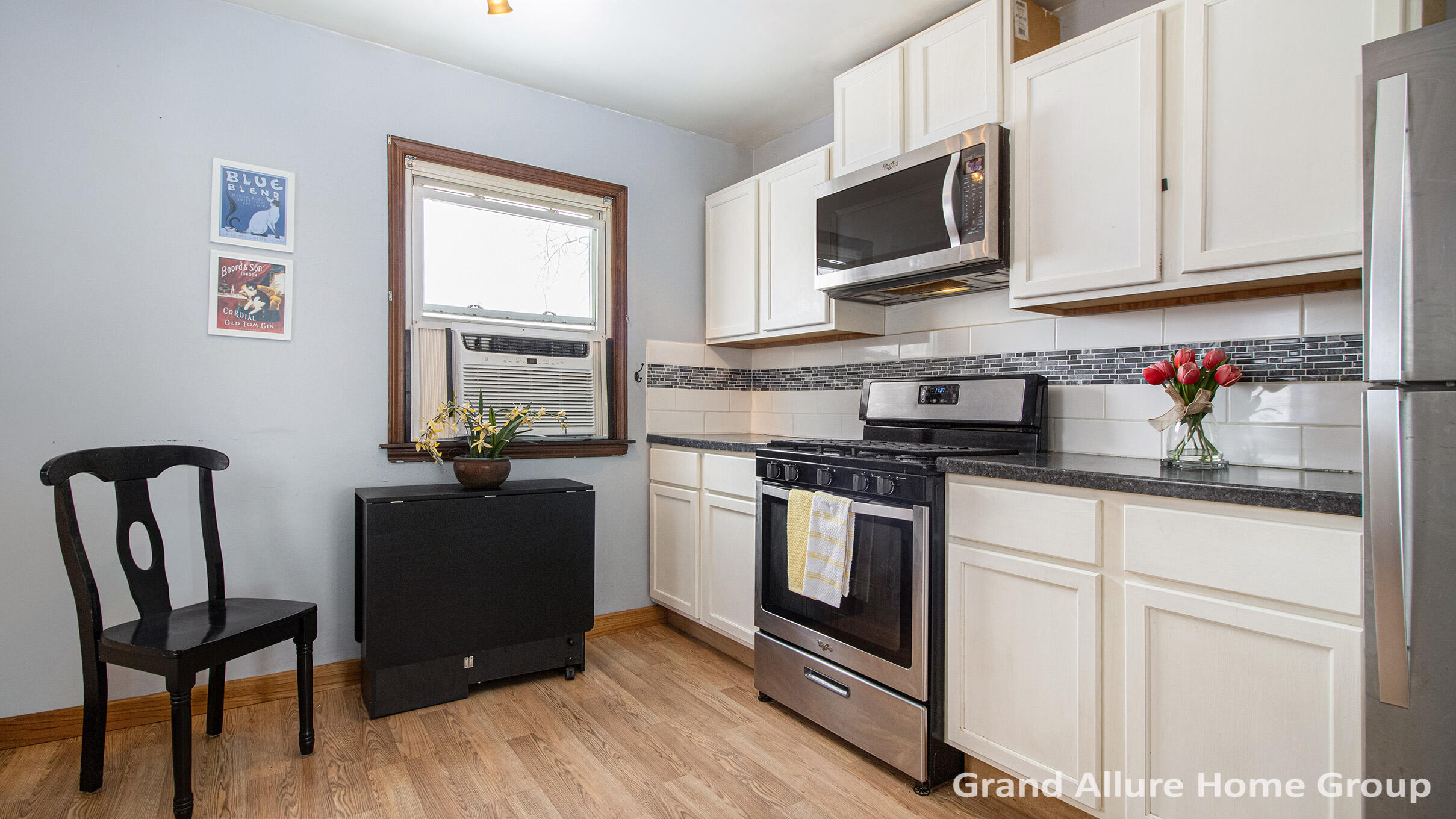 3650 Milan Avenue Southwest Wyoming, MI 49509 - Photo 3 of 17 Ki_MG_9960