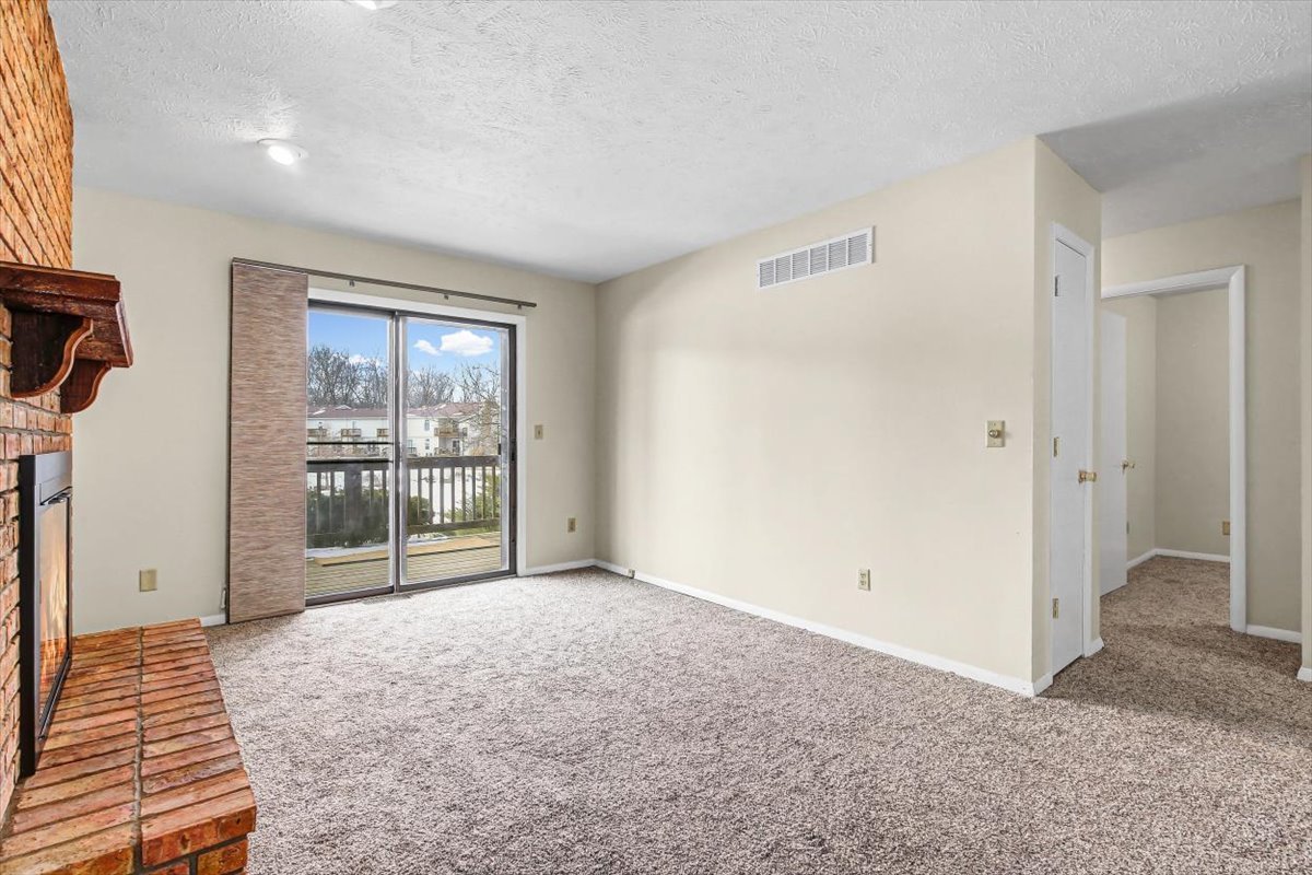 903 North Linden Street, Unit 18 Normal, IL 61761 - Photo 8 of 27