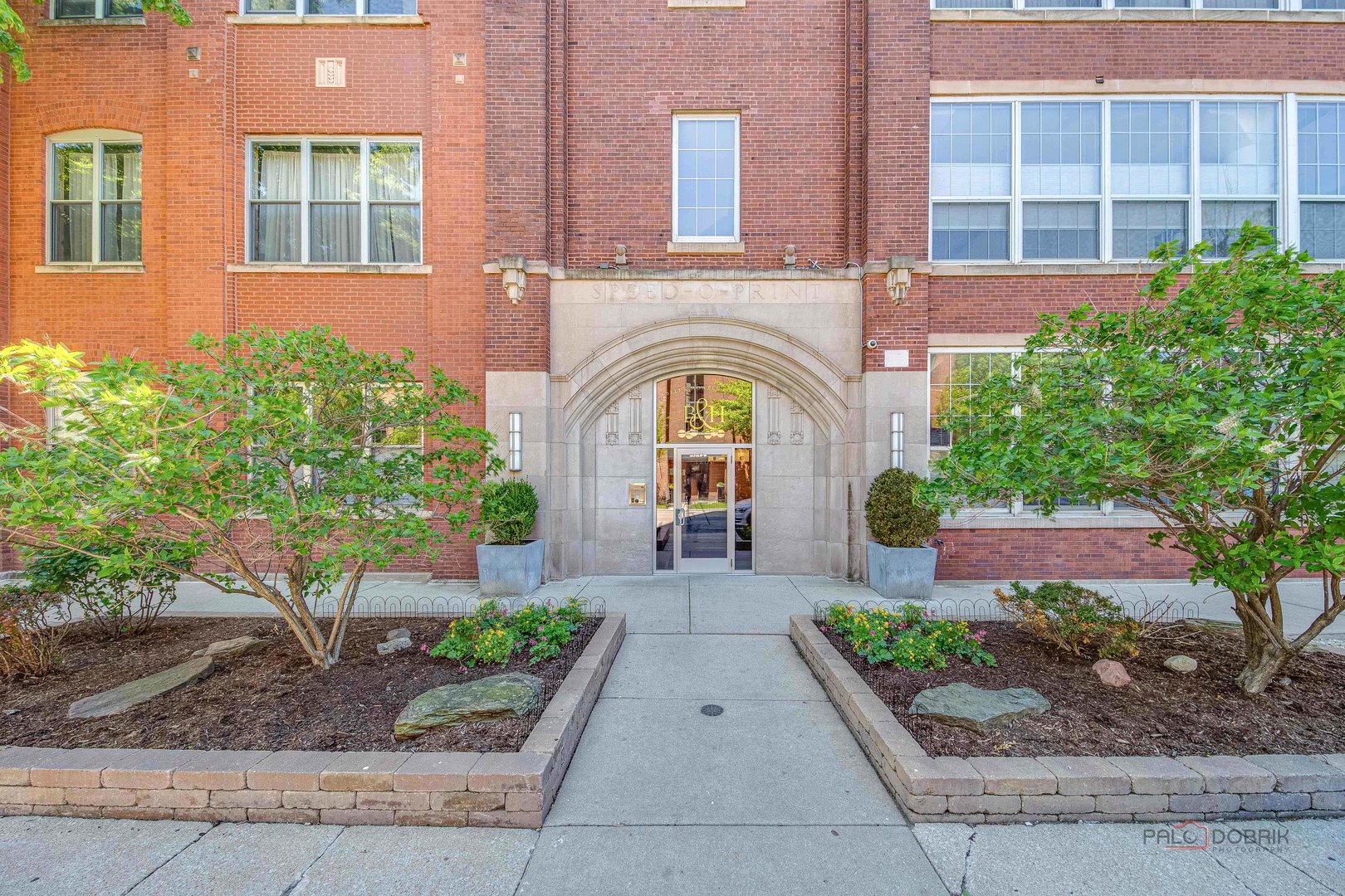 1801 West Larchmont Avenue, Unit 305 Chicago, IL 60613 - Photo 4 of 36