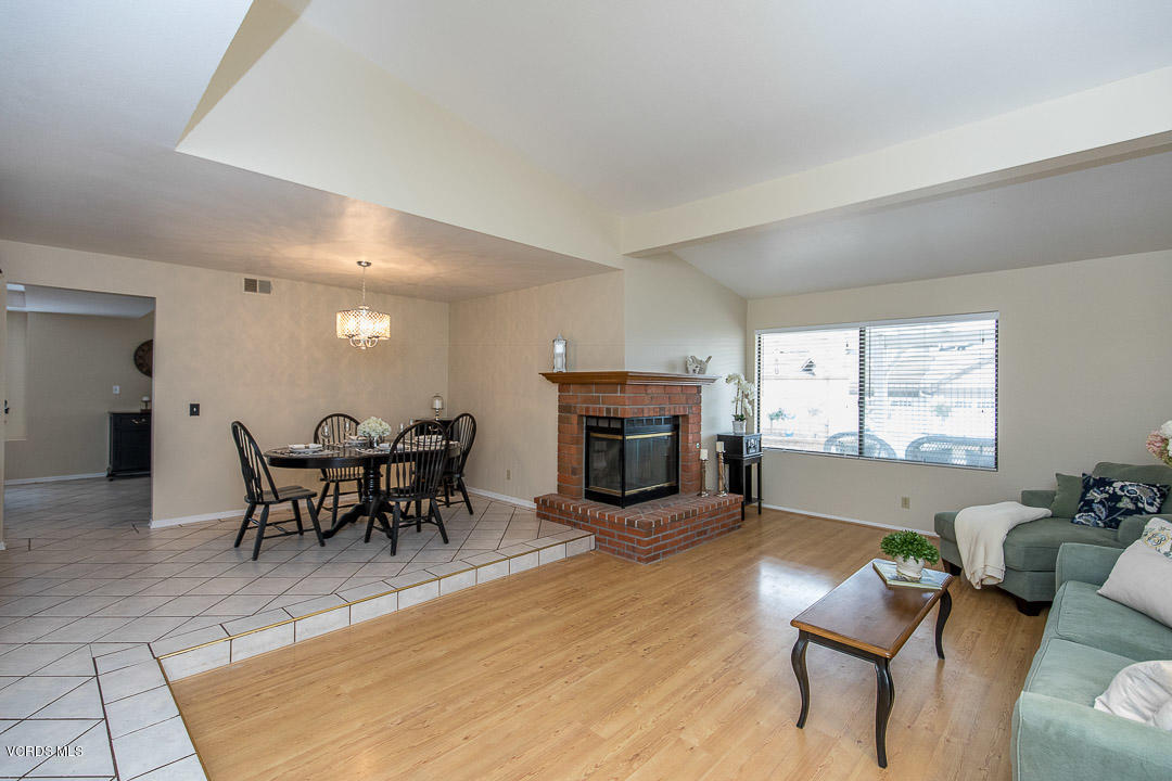 13770 Gunsmoke Road Moorpark, CA 93021 - Photo 4 of 41 13770 Gunsmoke -4