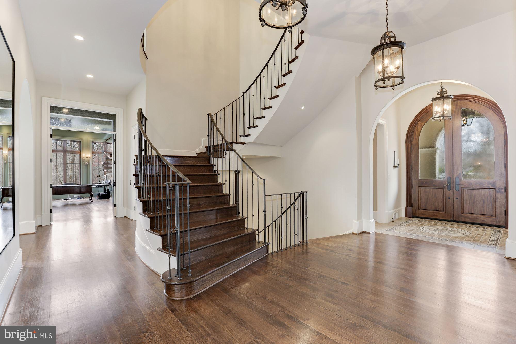906 Turkey Run Road McLean, VA 22101 - Photo 6 of 52 a view of entryway with wooden floor