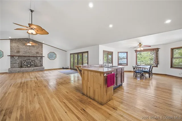 $699,900 | 27394 Cross Lane, Barnett, MO 65011