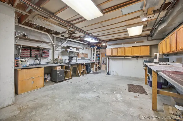 $699,900 | 27394 Cross Lane, Barnett, MO 65011