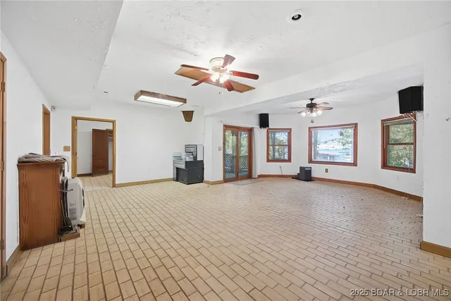 $699,900 | 27394 Cross Lane, Barnett, MO 65011