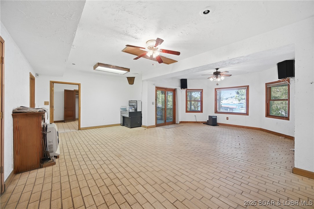 27394 Cross Lane Barnett, MO 65011 - Photo 38 of 65