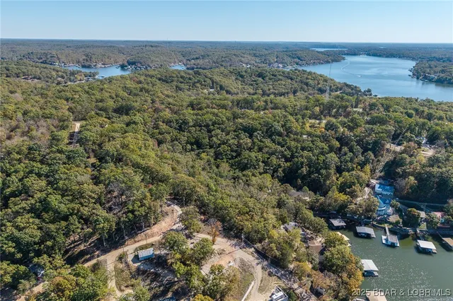 $699,900 | 27394 Cross Lane, Barnett, MO 65011