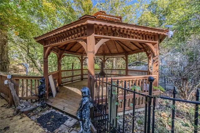 $699,900 | 27394 Cross Lane, Barnett, MO 65011