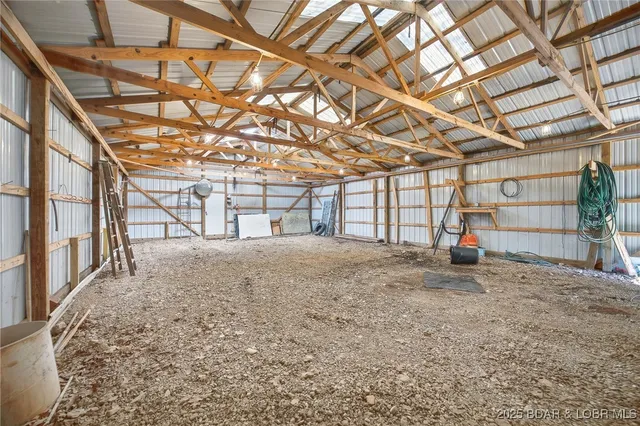 $699,900 | 27394 Cross Lane, Barnett, MO 65011