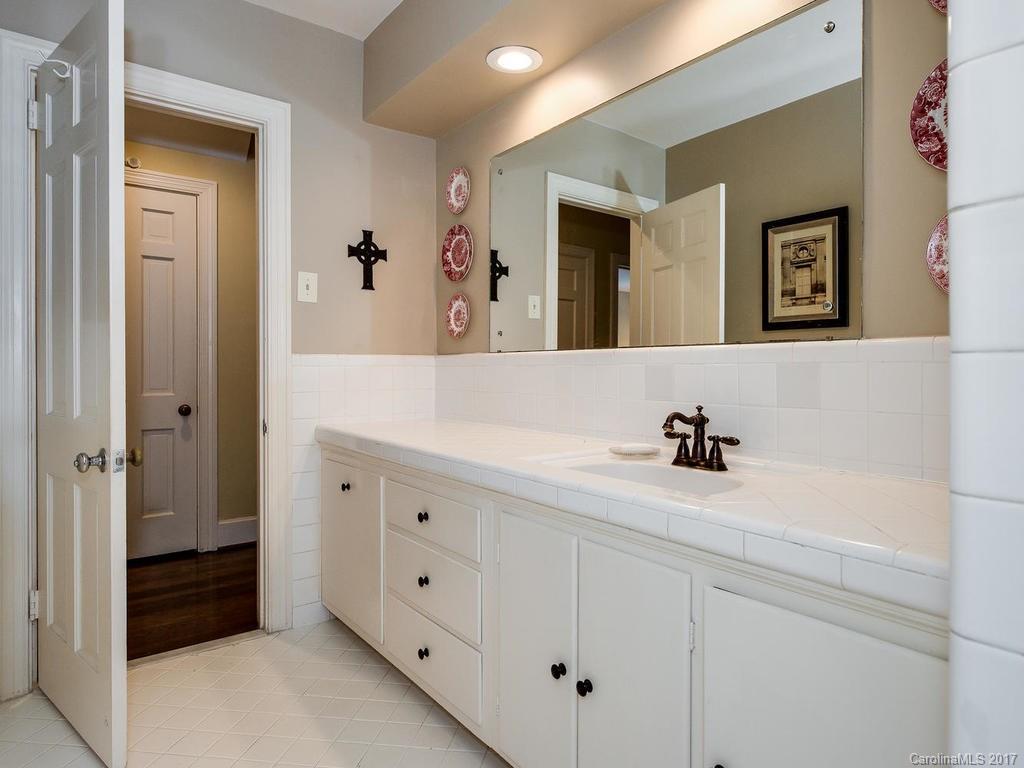 422 Ashworth Road Charlotte, NC 28211 - Photo 16 of 24 Gallery Image 16
