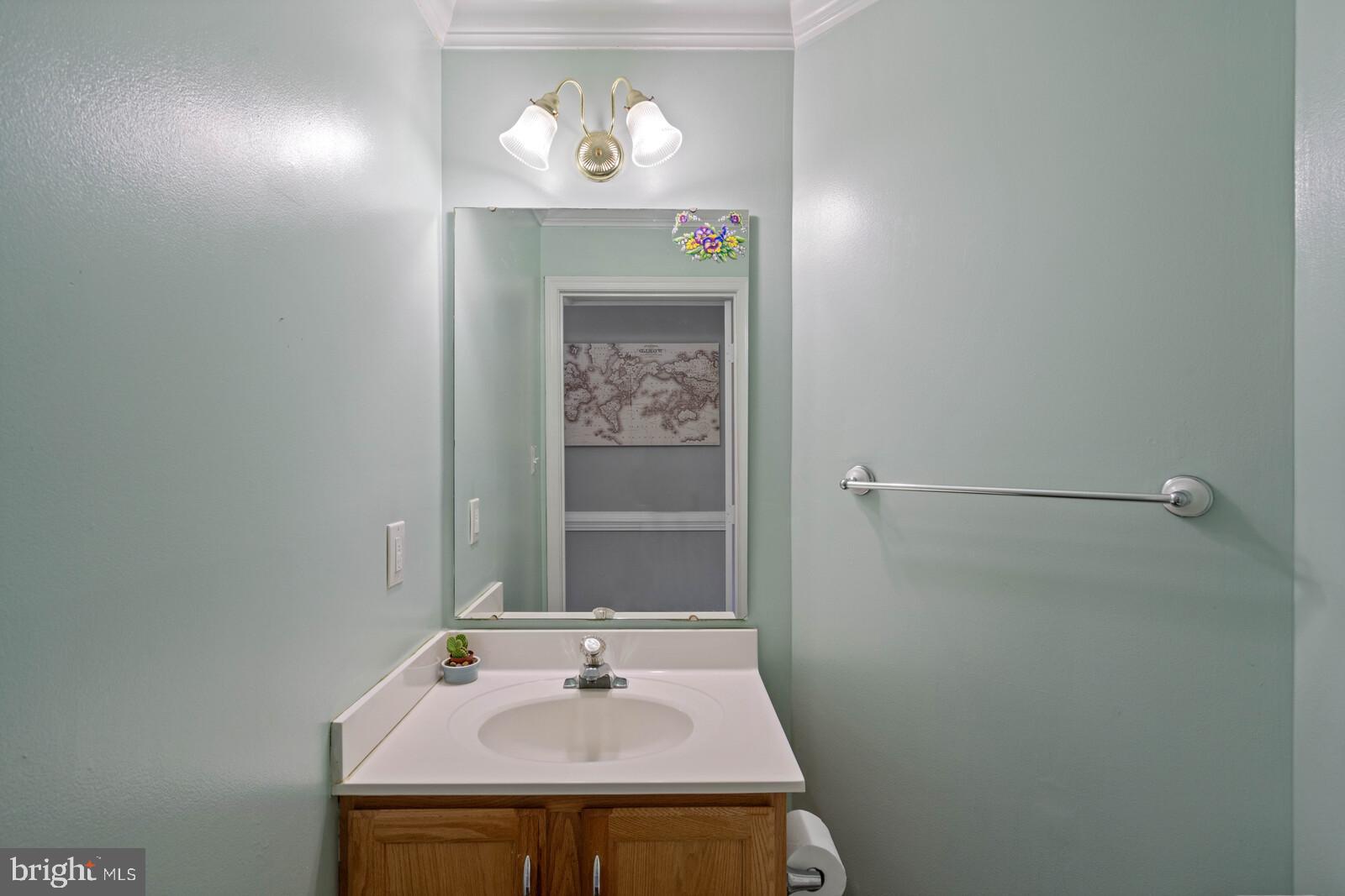 3 Inman Overlook Stafford, VA 22556 - Photo 17 of 45 Powder room on main level