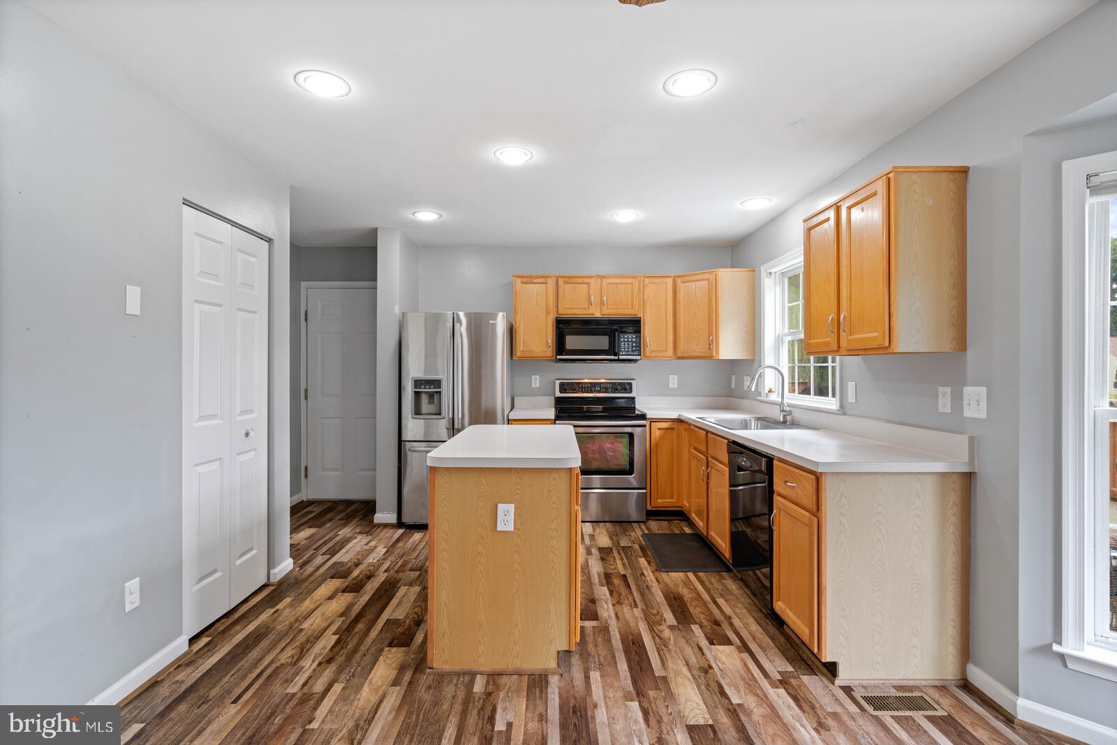 3 Inman Overlook Stafford, VA 22556 - Photo 10 of 45 Wonderful kitchen area