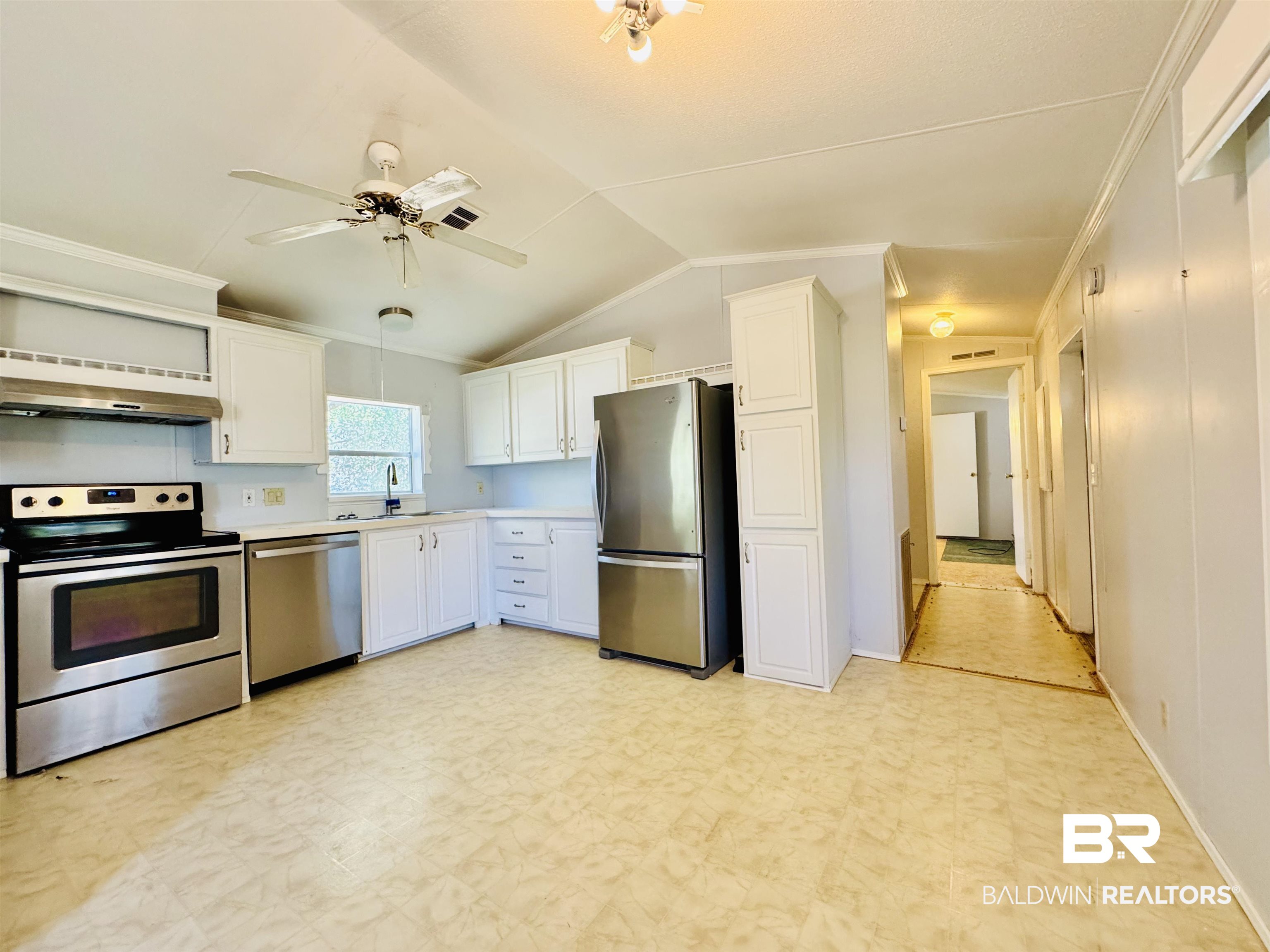 1952 Ridgewood Drive Lillian, AL 36549 - Photo 7 of 43 Kitchen