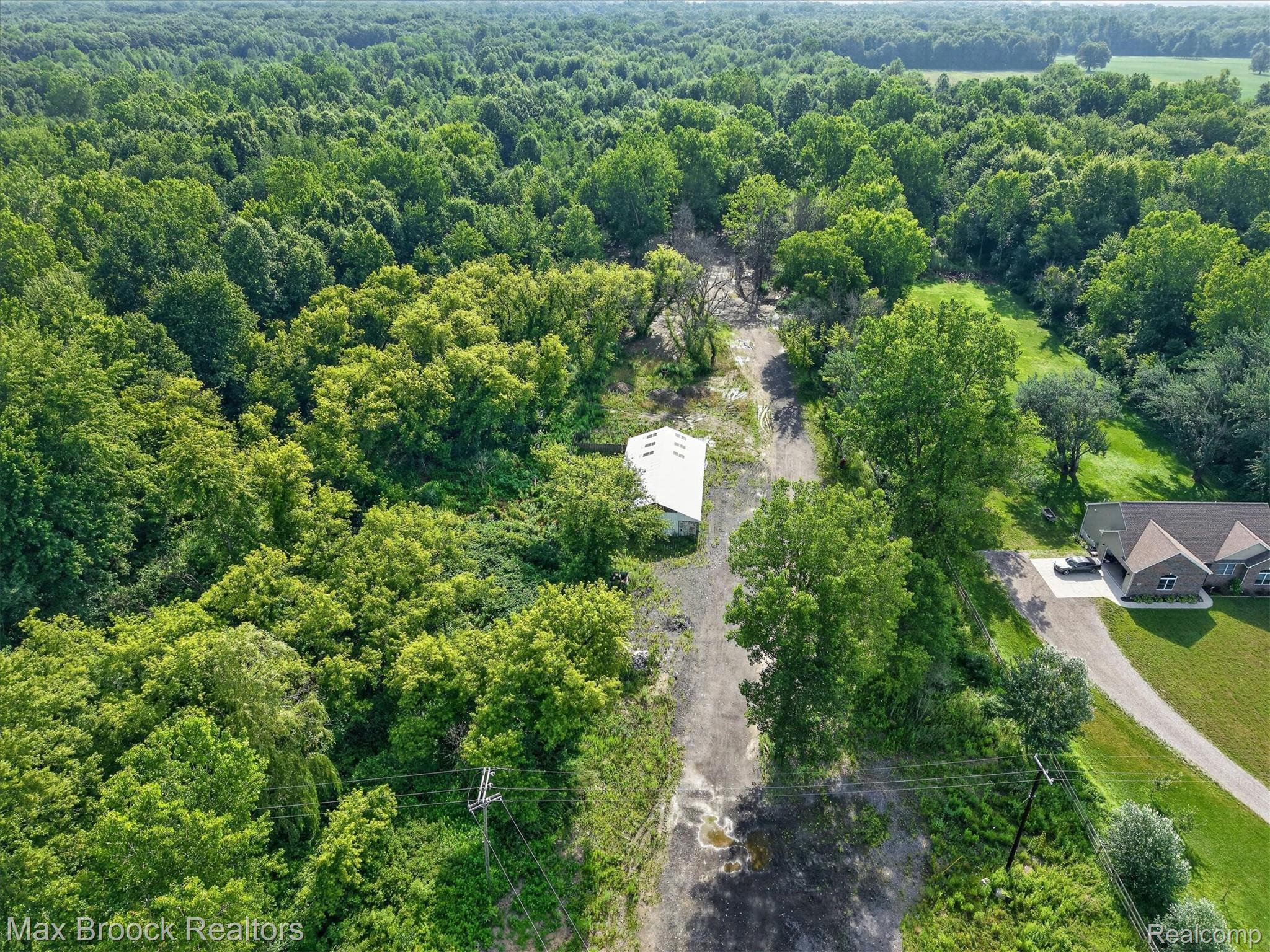 27241 Sumpter Road Belleville, MI 48111 - Photo 15 of 33 10-10-27241-Sumpter-Rd-Belleville-WindowStill.jpg