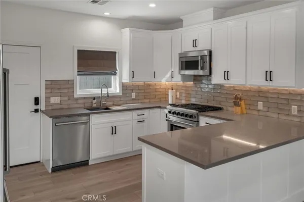 $3,600 | 22434 Berdon Street, Woodland Hills, CA 91367
