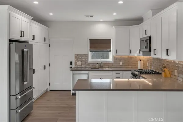 $3,600 | 22434 Berdon Street, Woodland Hills, CA 91367