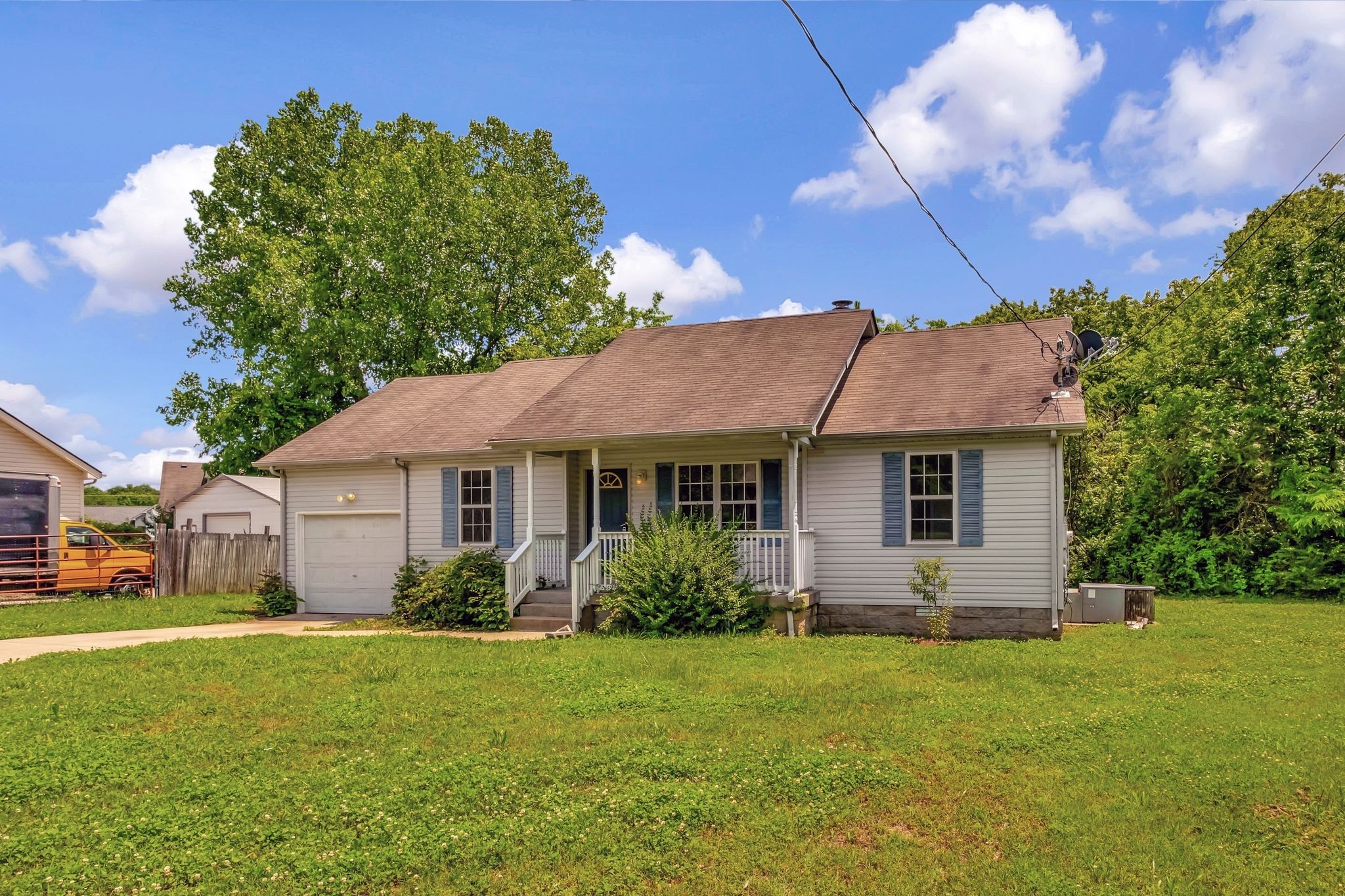 609 Big Riv Run Antioch, TN 37013 - Photo 2 of 24 a view of a house with a garden