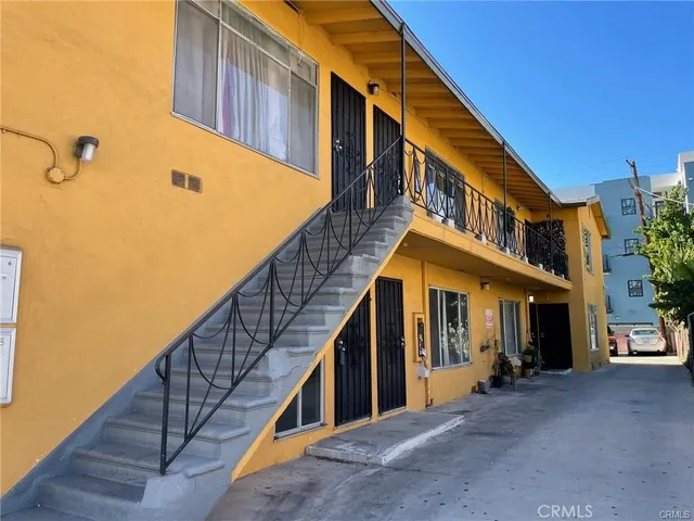 $1,890 | 1433 North Bronson Avenue, Unit 2, Hollywood, CA 90028