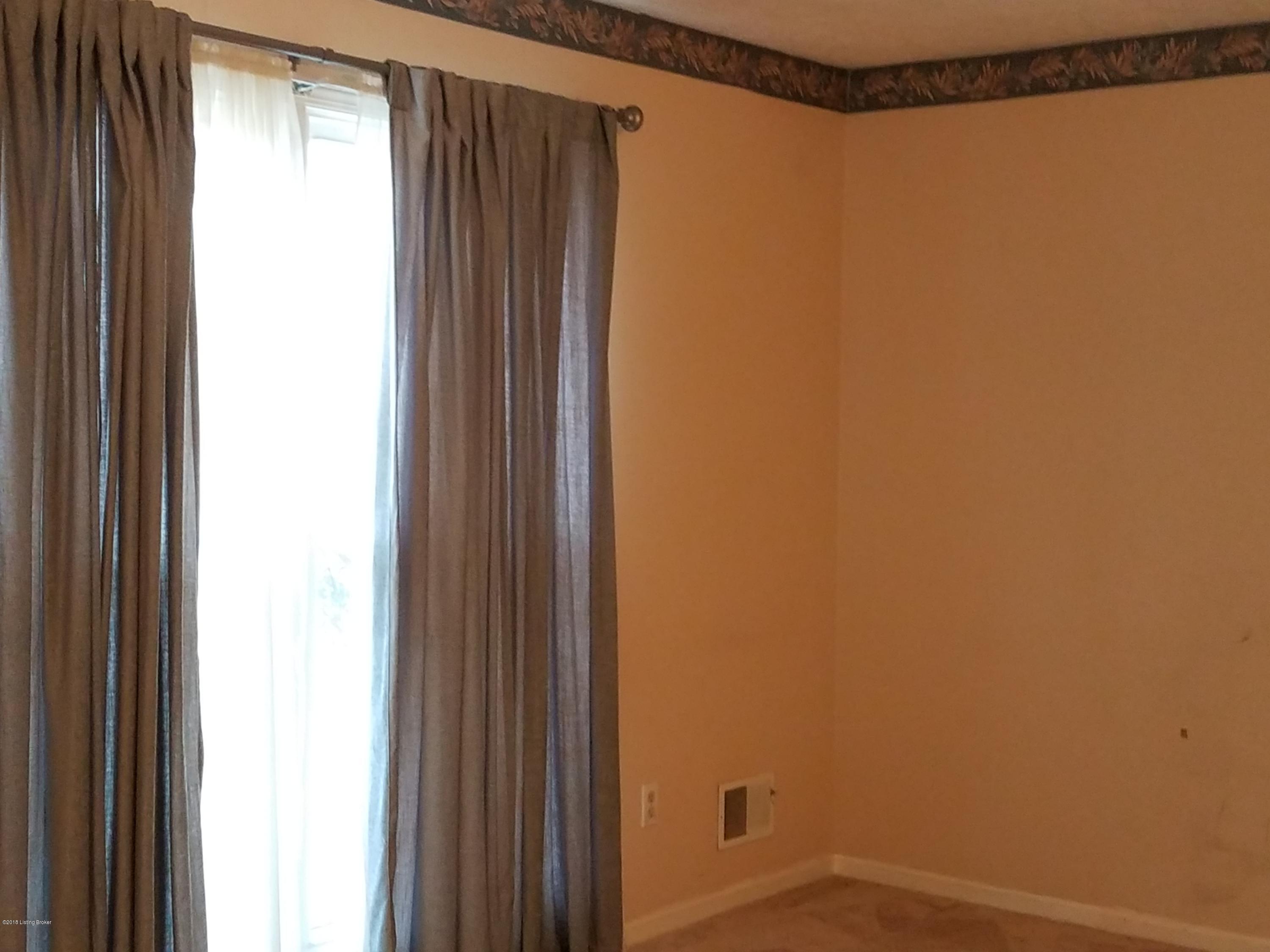 245 Foxboro Road Brandenburg, KY 40108 - Photo 5 of 22 foxboro living rm main
