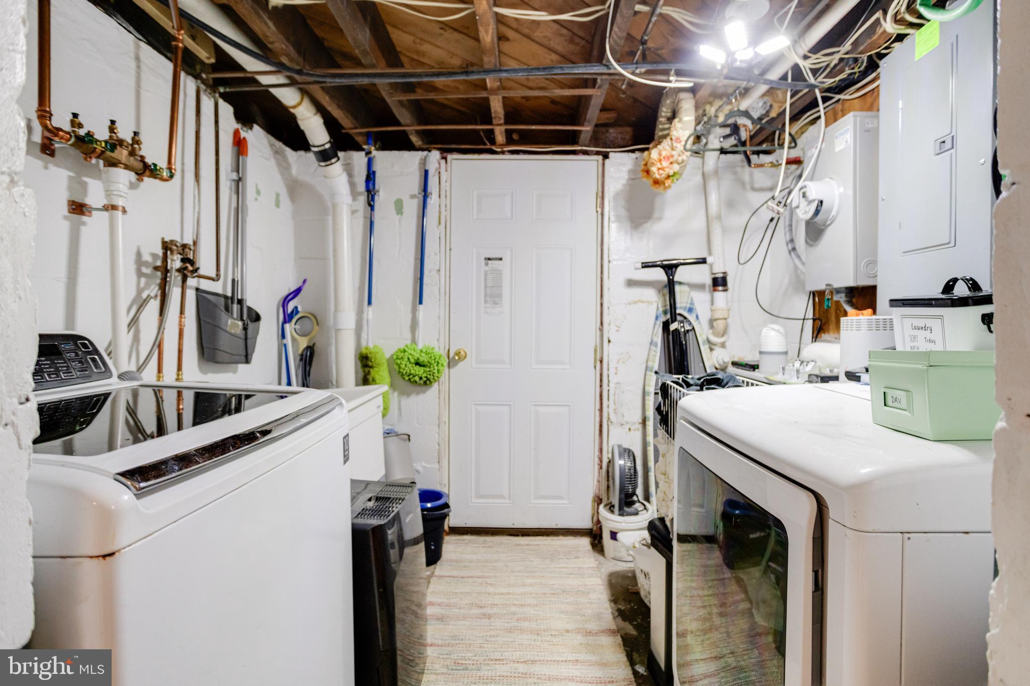 213 South Tyrone Road Baltimore, MD 21212 - Photo 4 of 62