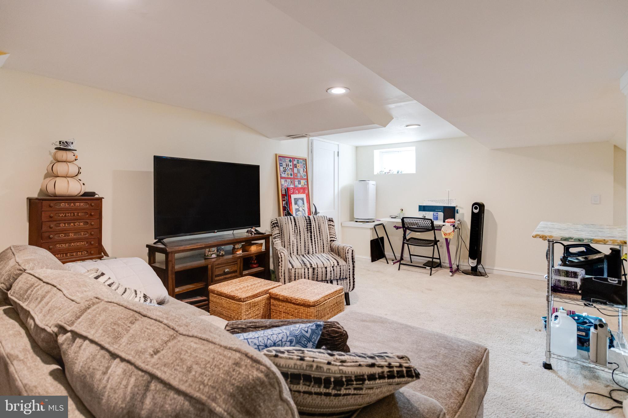 213 South Tyrone Road Baltimore, MD 21212 - Photo 5 of 62