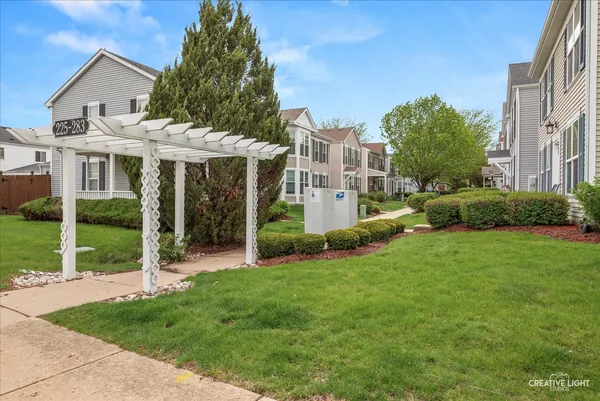$285,000 | 241 West Washington Street, Oswego, IL 60543