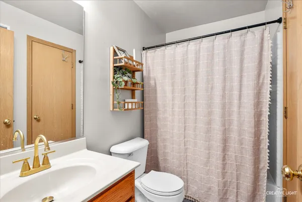 $285,000 | 241 West Washington Street, Oswego, IL 60543
