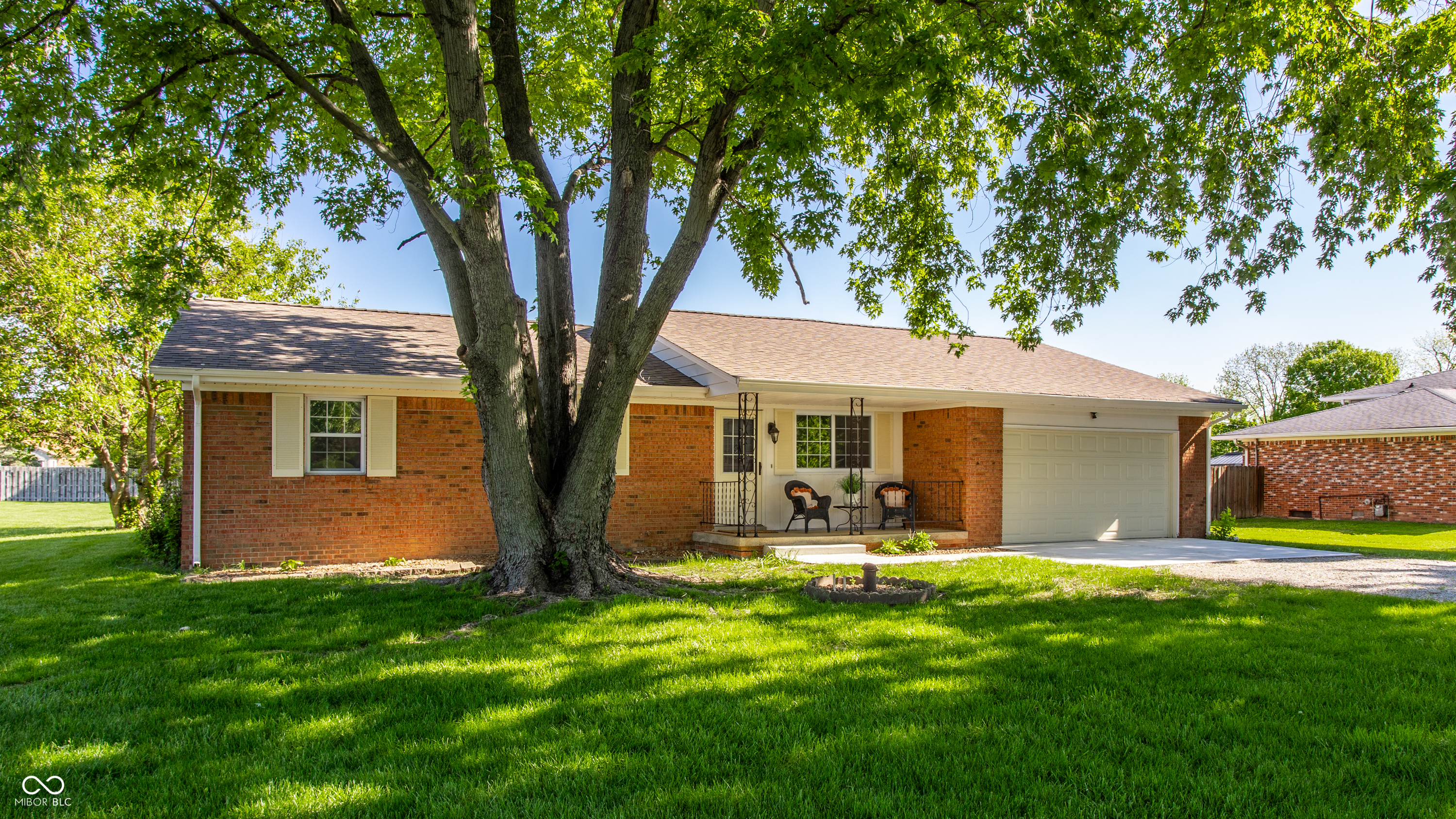 8630 South McGregor Road Indianapolis, IN 46259 - Photo 3 of 29