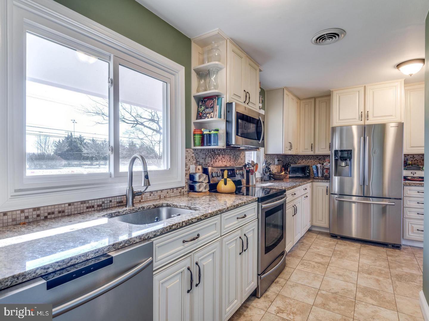 503 Evergreen Mills Road Leesburg, VA 20175 - Photo 3 of 17 Gallery Image 3