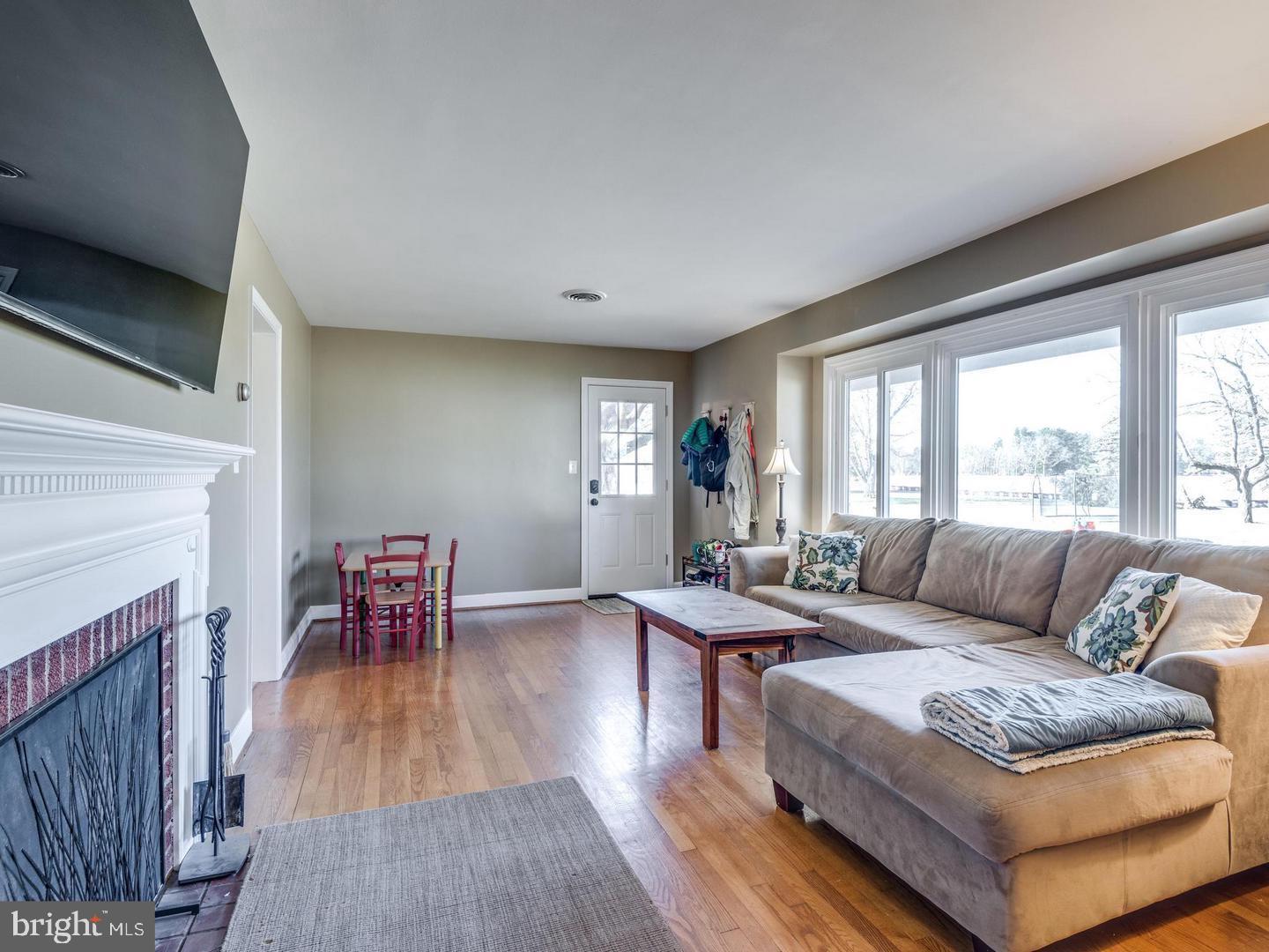 503 Evergreen Mills Road Leesburg, VA 20175 - Photo 7 of 17 Gallery Image 7