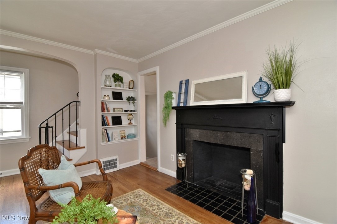 3886 Grosvenor Road Cleveland, OH 44118 - Photo 7 of 42 Gallery Image 7