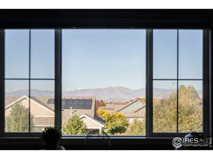 a view of an outdoor space and window
