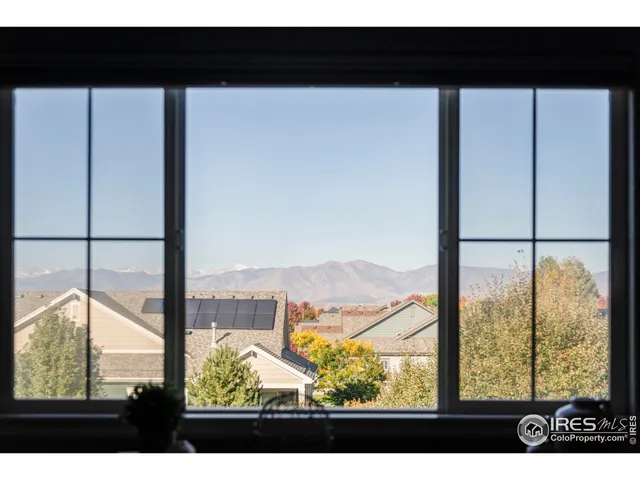 a view of an outdoor space and window