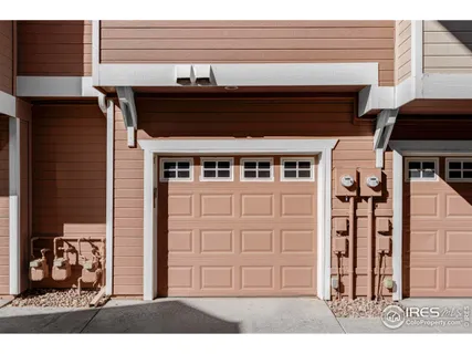 a black and white photo of a living room