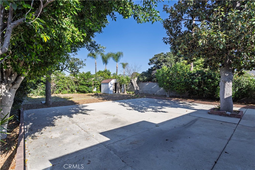 13161 Kelowna Street Pacoima, CA 91331 - Photo 20 of 36