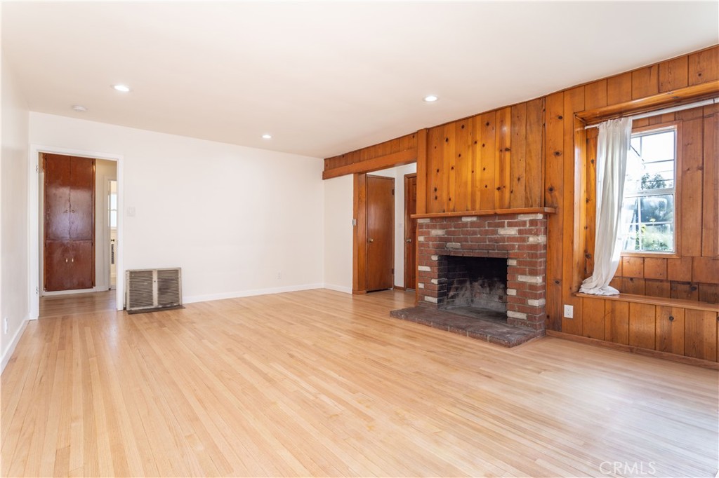 13161 Kelowna Street Pacoima, CA 91331 - Photo 5 of 36