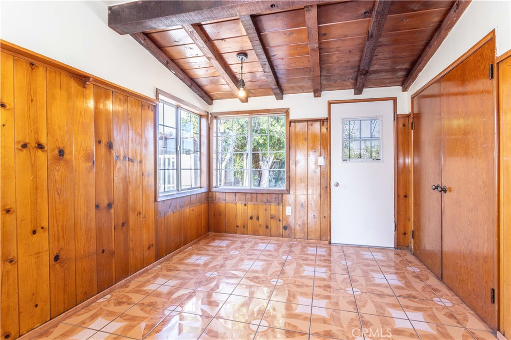 13161 Kelowna Street Pacoima, CA 91331 - Photo 8 of 36