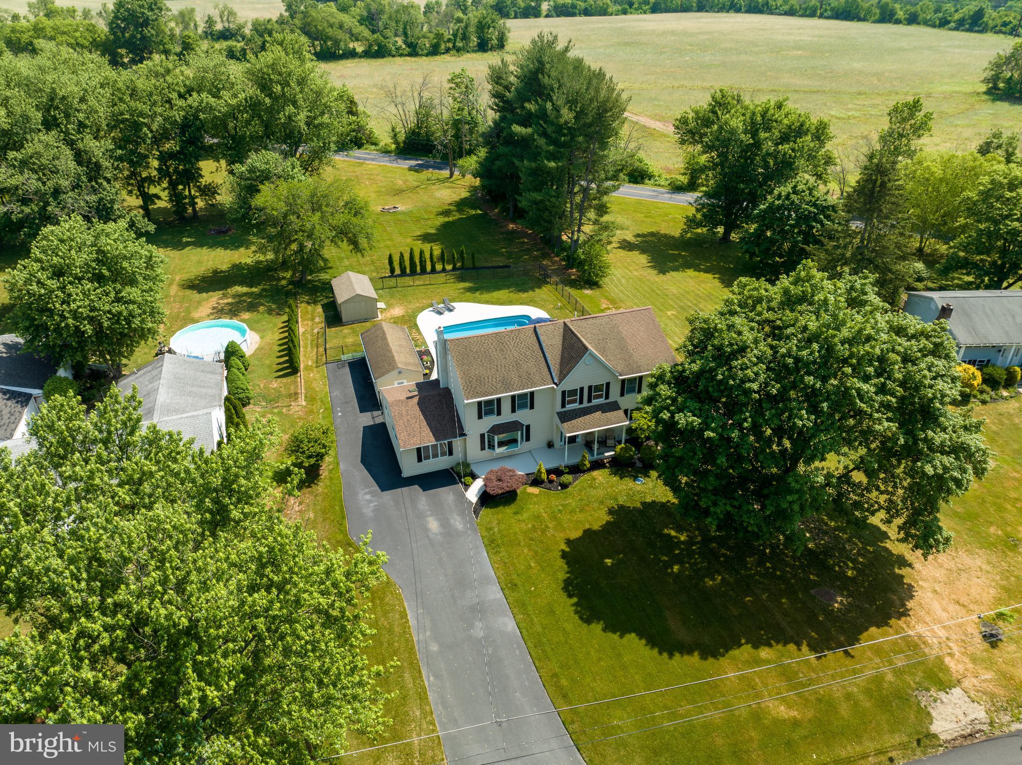 993 Spring City Road Phoenixville, PA 19460 - Photo 3 of 50
