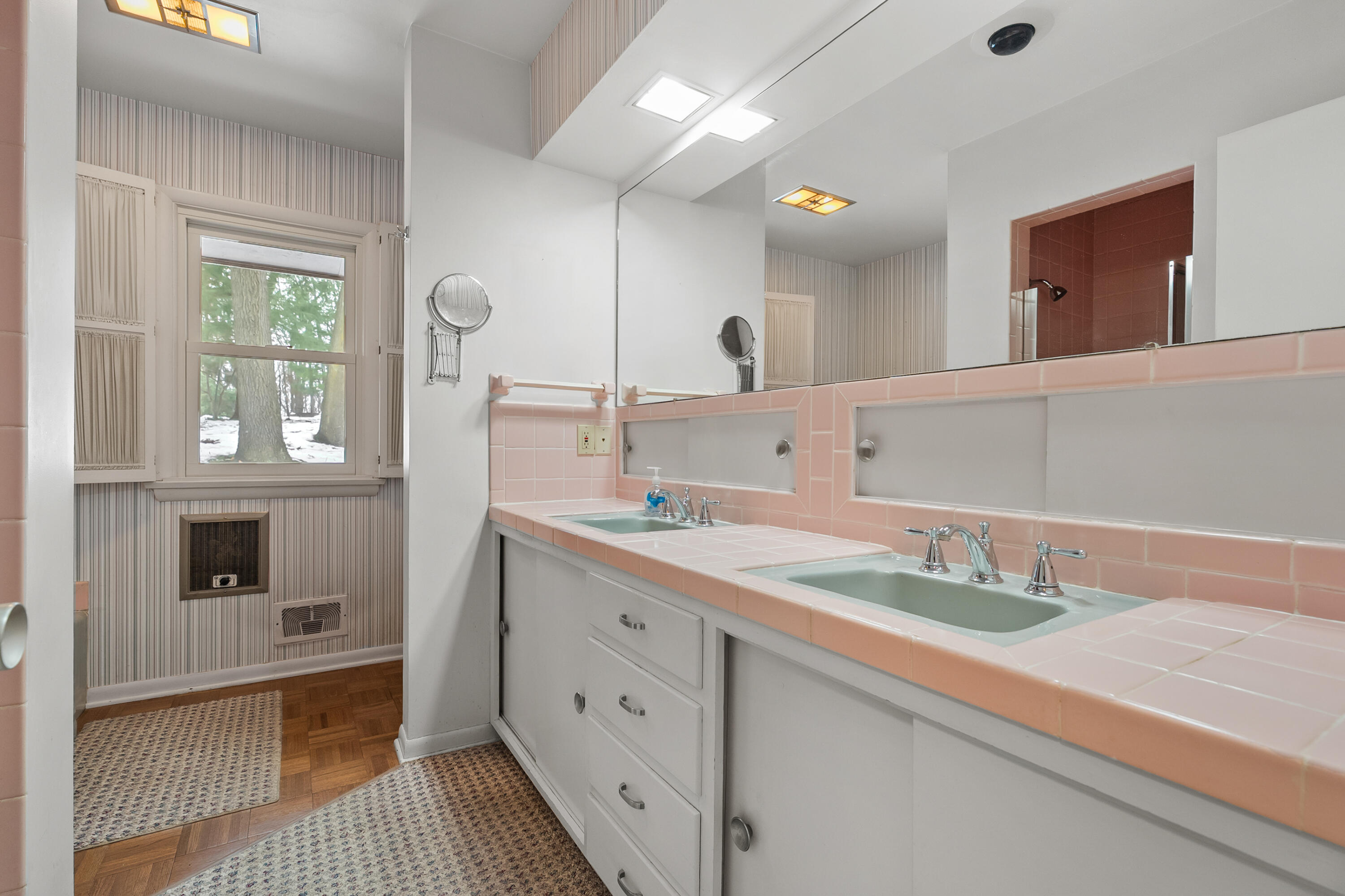 2702 Mockingbird Drive Kalamazoo, MI 49008 - Photo 17 of 36 main bath