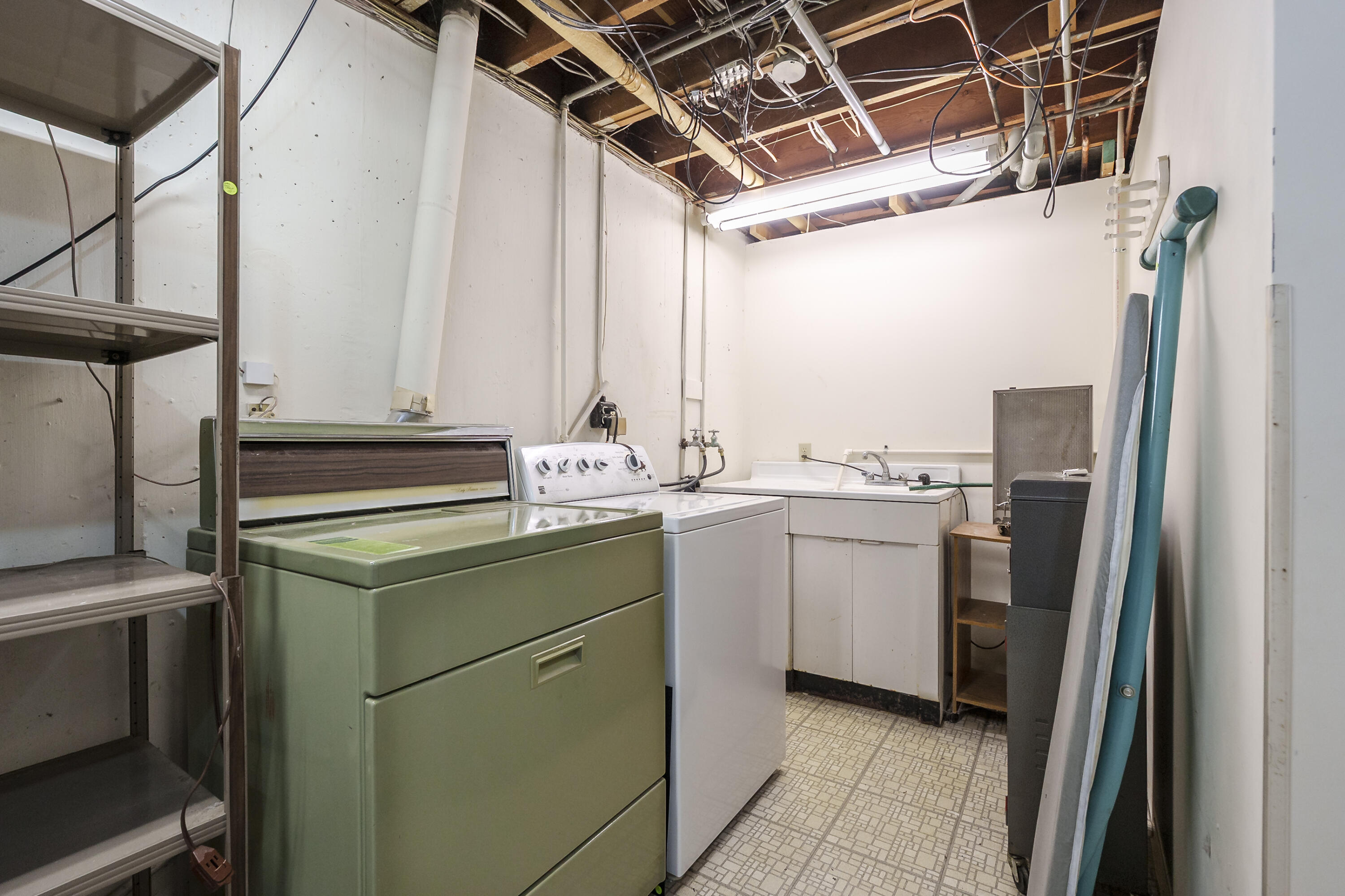 2702 Mockingbird Drive Kalamazoo, MI 49008 - Photo 29 of 36 Mockingbird Ave 2702 Kalamazoo 49008-30