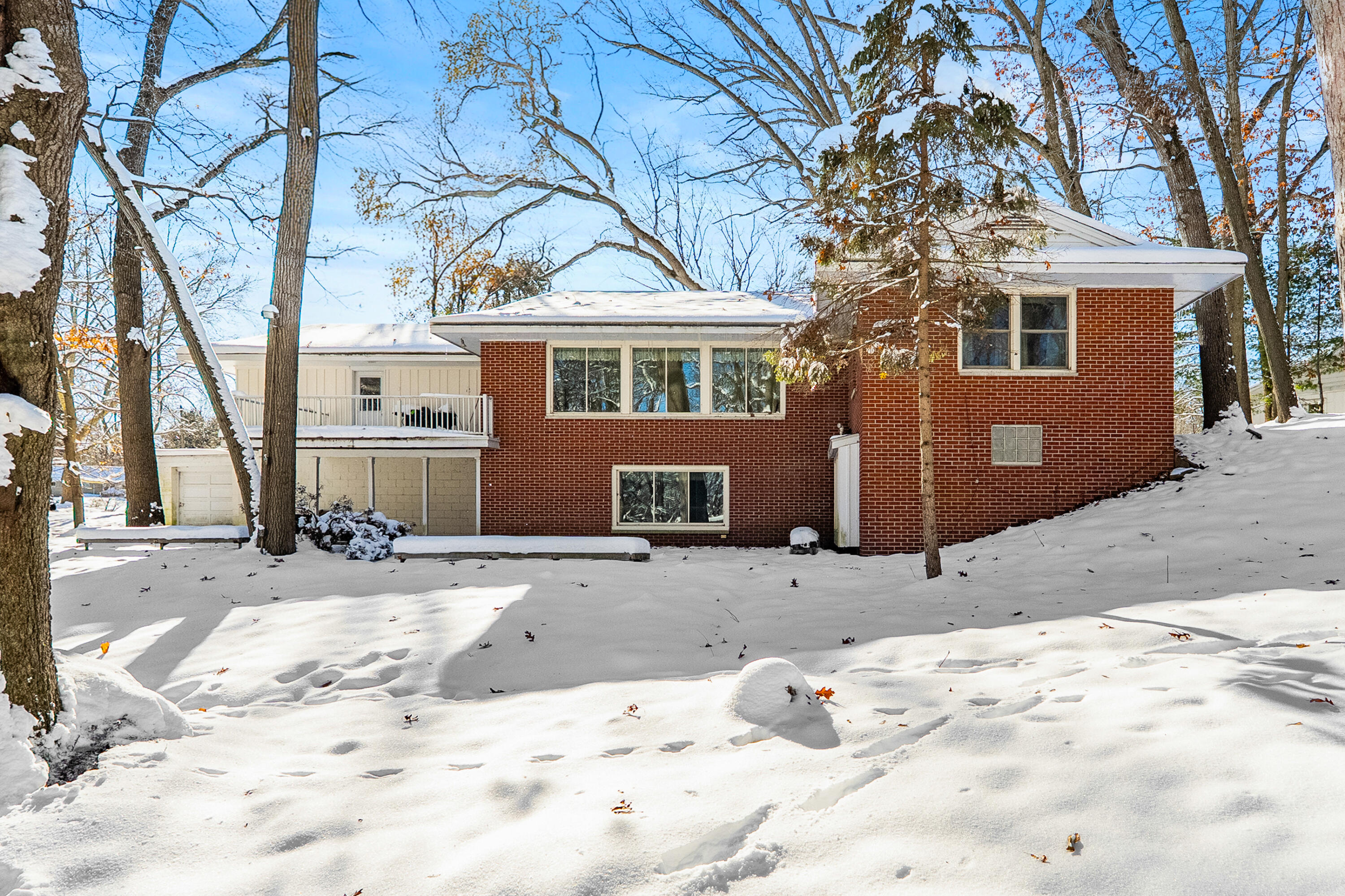 2702 Mockingbird Drive Kalamazoo, MI 49008 - Photo 32 of 36 Mockingbird Ave 2702 Kalamazoo 49008-39