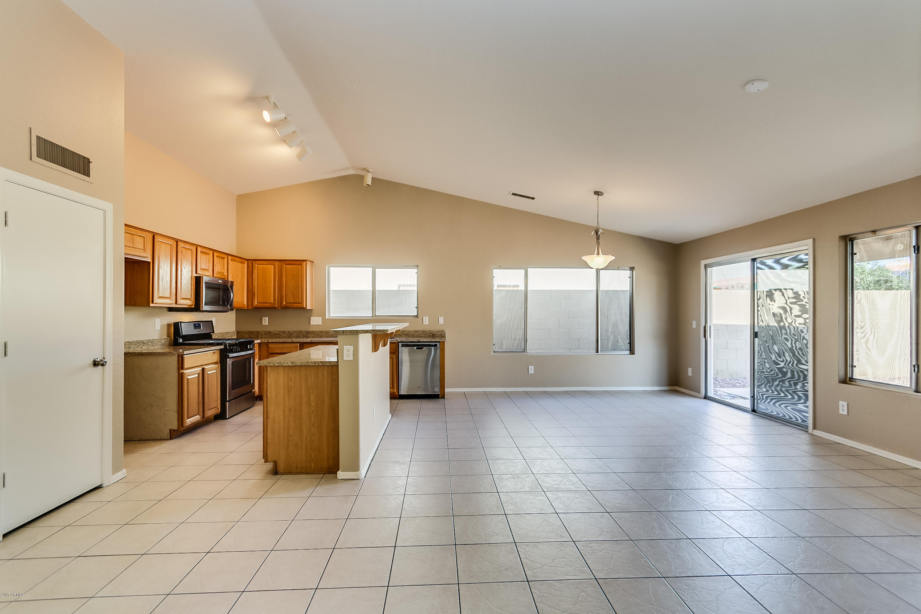 1922 East Darrel Road Phoenix, AZ 85042 - Photo 4 of 14 Darrel-10