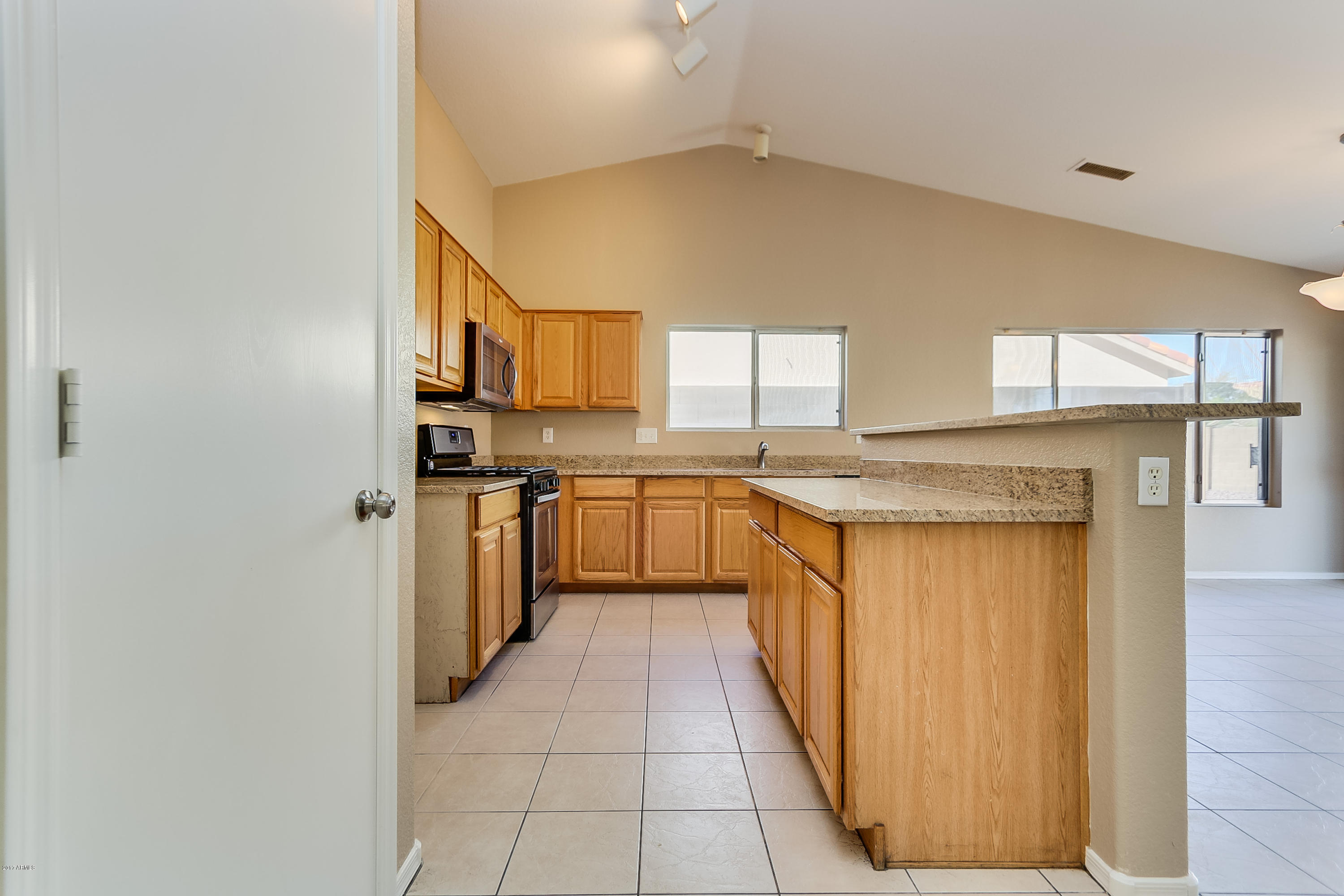 1922 East Darrel Road Phoenix, AZ 85042 - Photo 6 of 14 Darrel-17