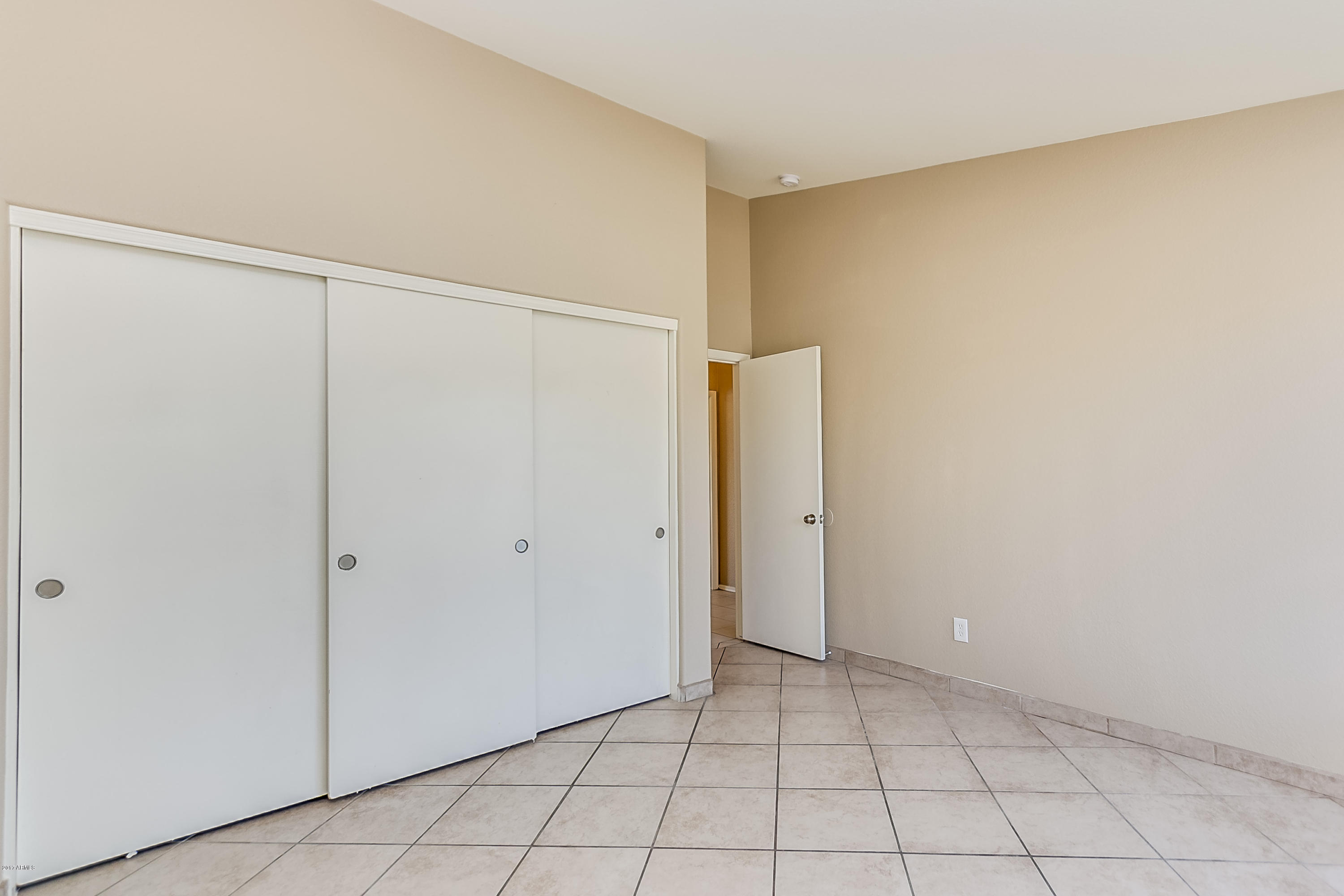 1922 East Darrel Road Phoenix, AZ 85042 - Photo 7 of 14 Darrel-29