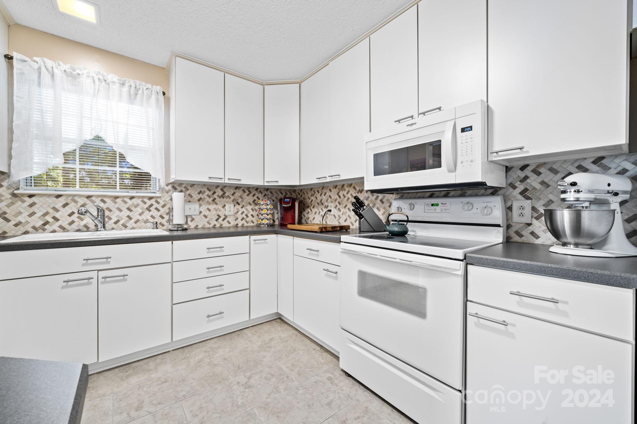 6024 Heath Valley Road Charlotte, NC 28210 - Photo 13 of 37 Gallery Image 13