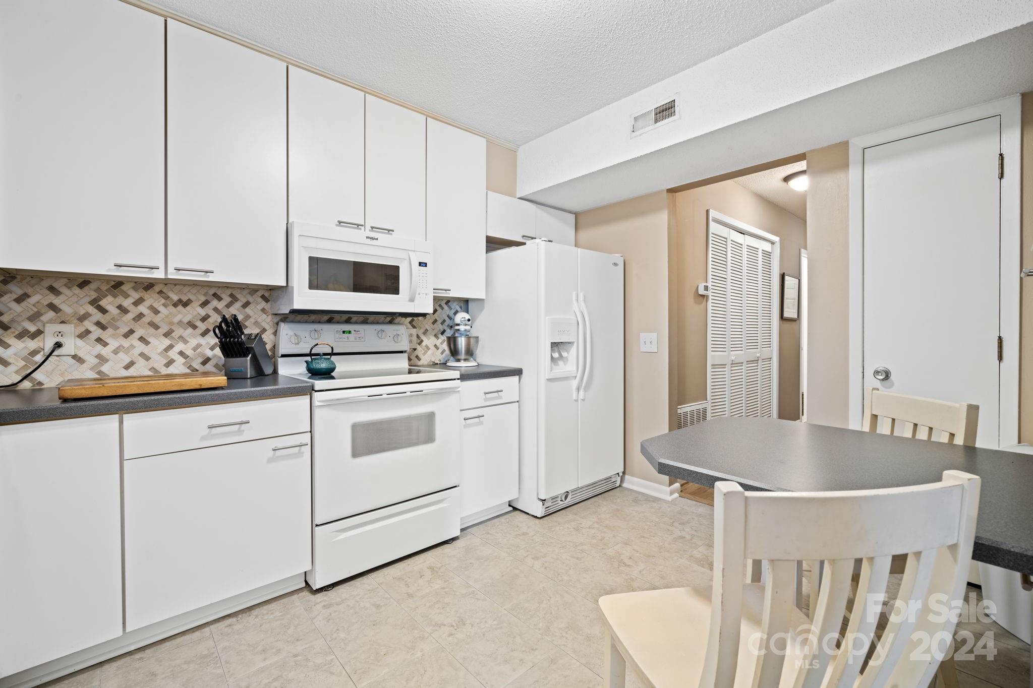 6024 Heath Valley Road Charlotte, NC 28210 - Photo 15 of 37 Gallery Image 15