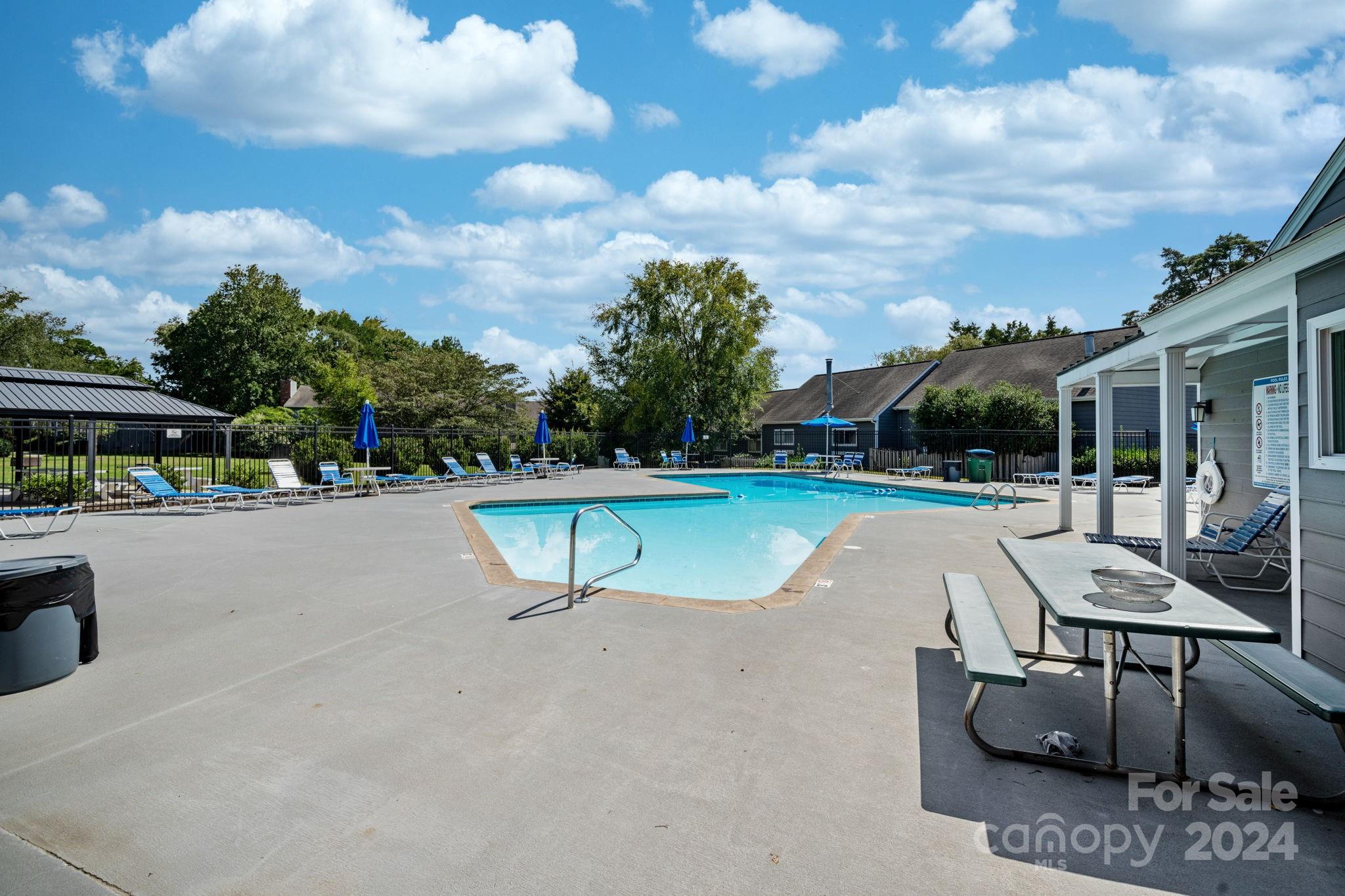 6024 Heath Valley Road Charlotte, NC 28210 - Photo 32 of 37 Gallery Image 32