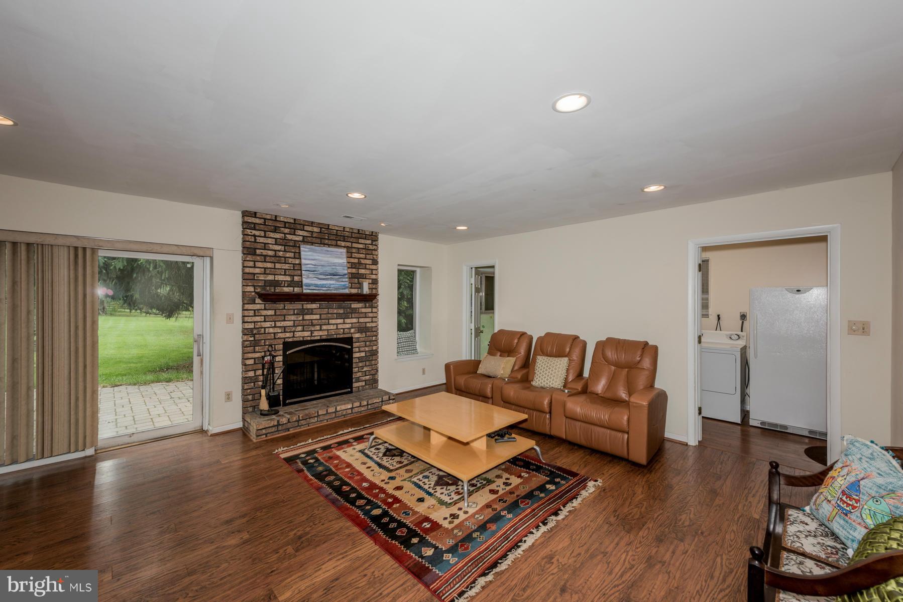 2207 Ridge Road Reisterstown, MD 21136 - Photo 7 of 29 Family Room