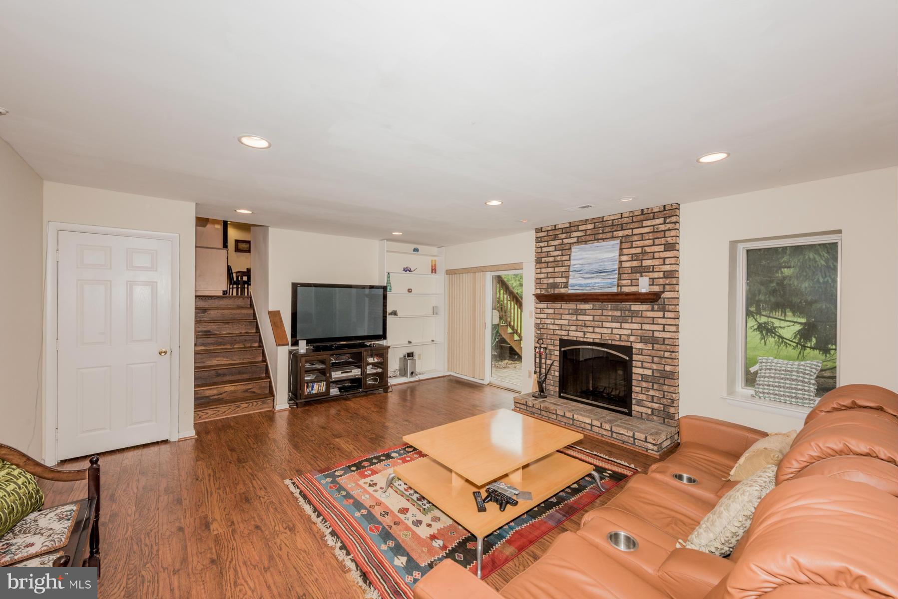2207 Ridge Road Reisterstown, MD 21136 - Photo 9 of 29 Family Room