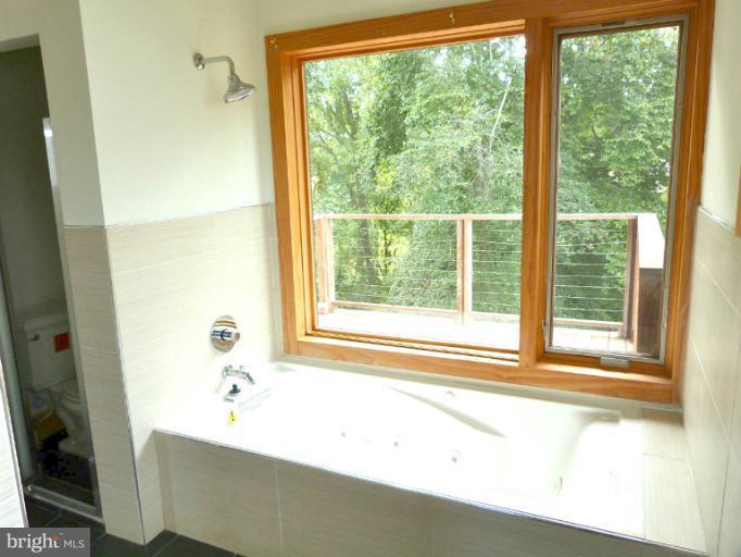9019 Temple Hill Road Clinton, MD 20735 - Photo 17 of 30 Bath (Master)